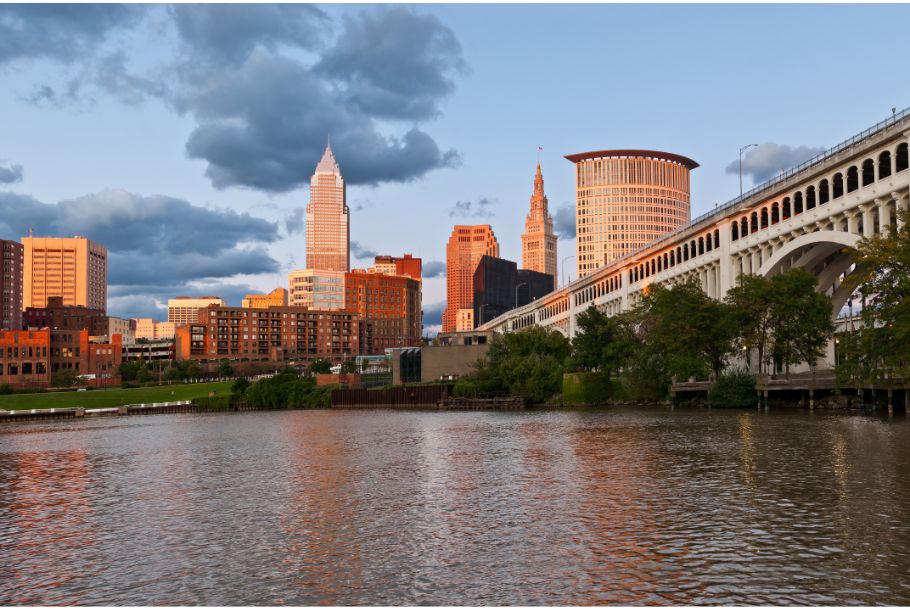 Choose from multiple lenders in Cleveland that provide instant funding.